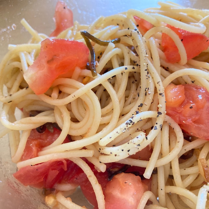 簡単！トマトと塩昆布パスタ